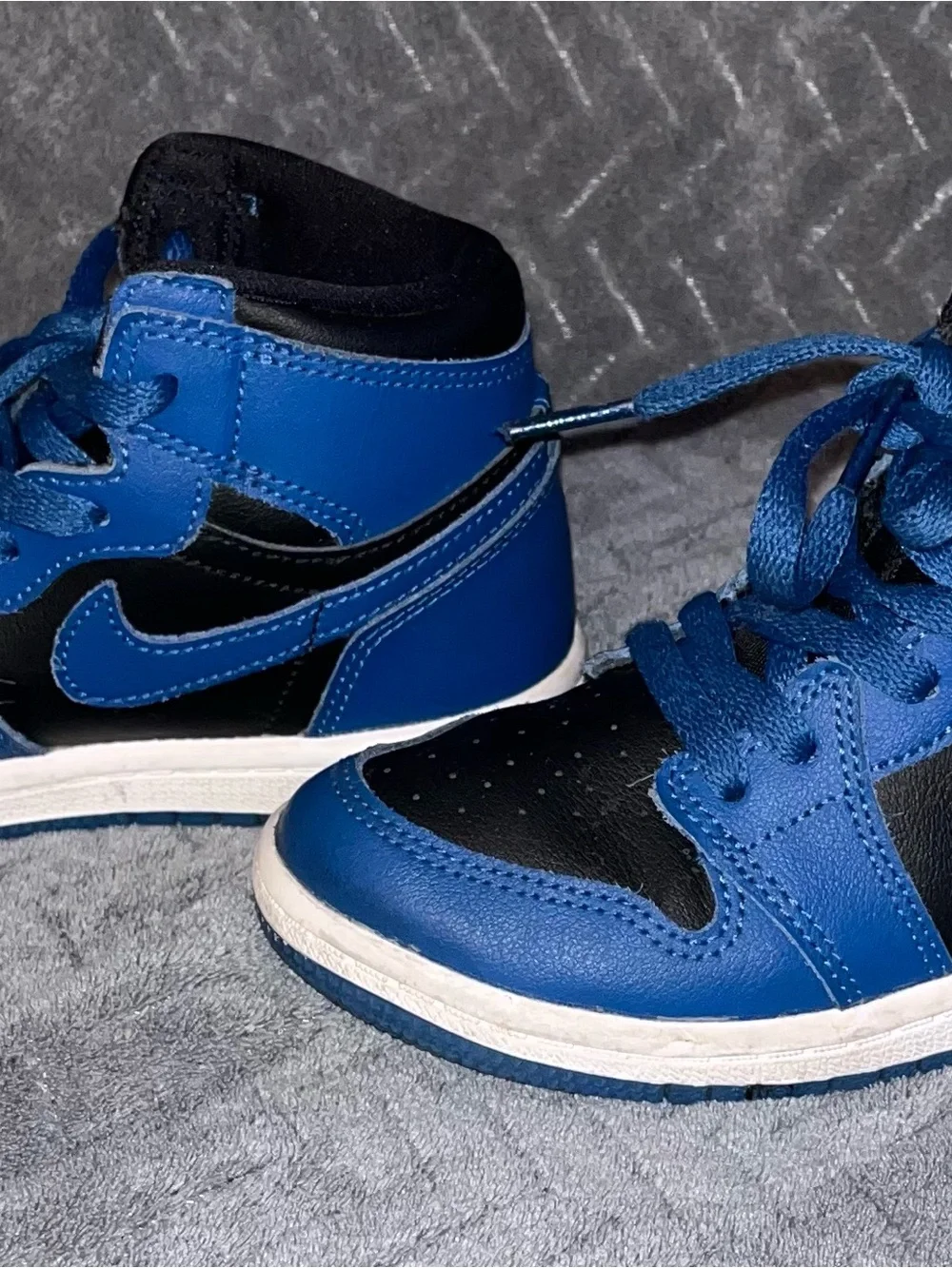Nike Air Jordan Retro High OG “Dark Marina Blue”